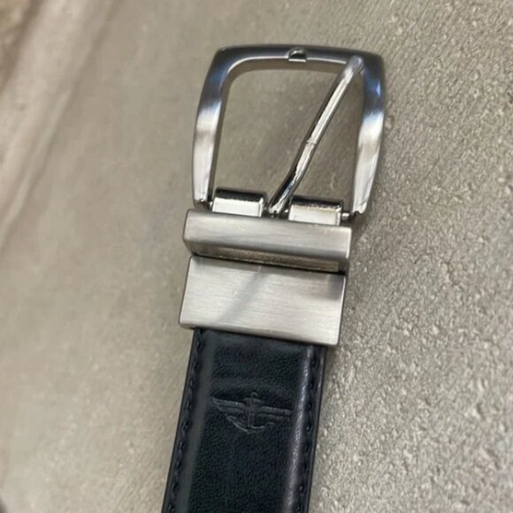 Dockers reversible belt black/brown silver buckle Size Medium 26"-28" - Picture 2 of 6